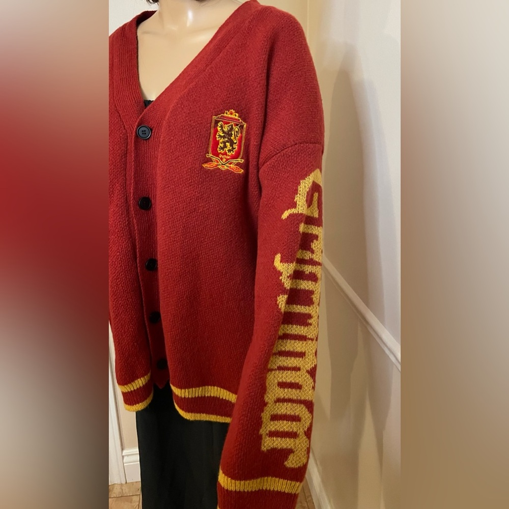 NEW Cardigan - Harry Potter Gryffindor - Picture 4 of 8